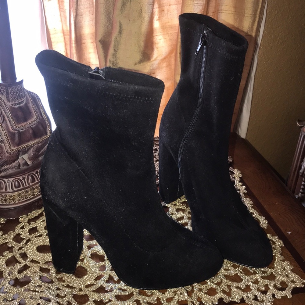Sexy black booties faux suede (fabric) size 9